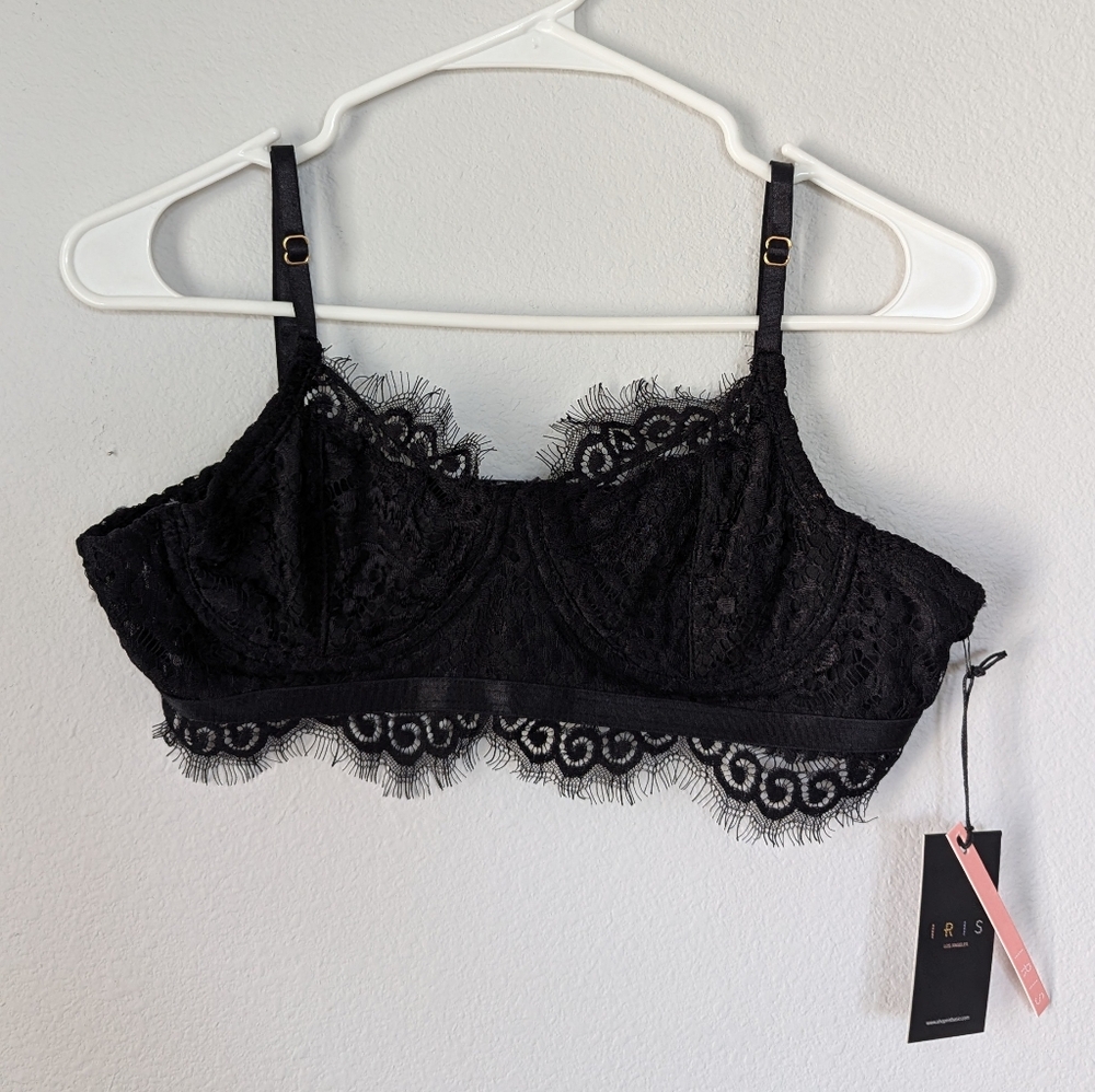 "Elegant Support: Iris Basic Lace Underwire Bra for 34-36 C/D"